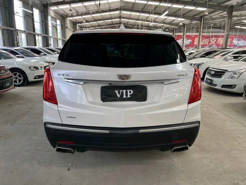 济宁17年凯迪拉克XT59