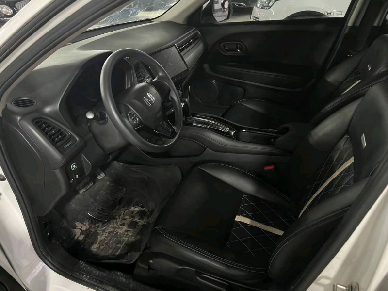 济宁16年本田缤智5