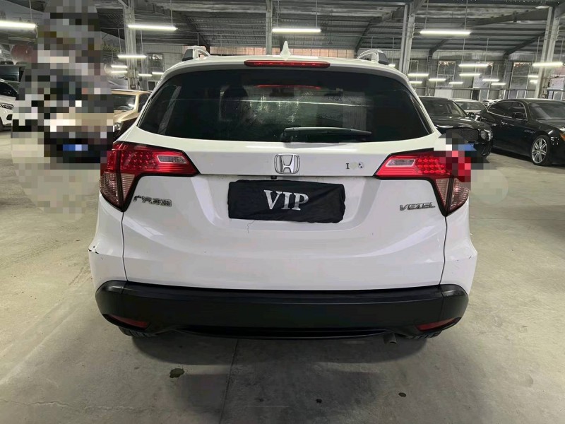 济宁16年本田缤智9