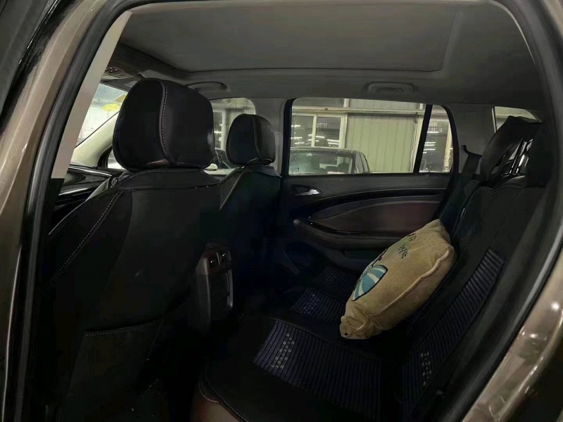 济宁19年别克昂科威6