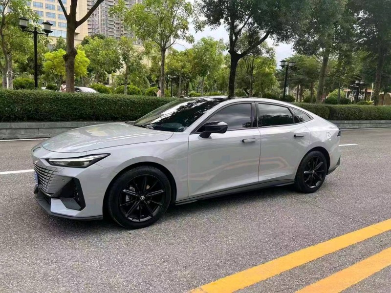 深圳22年長安汽車UNI-V3