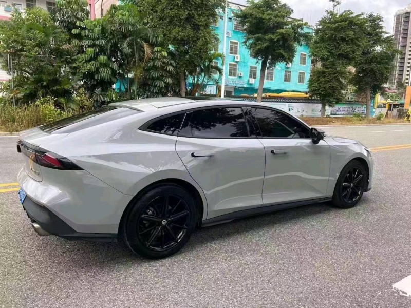 深圳22年長安汽車UNI-V5