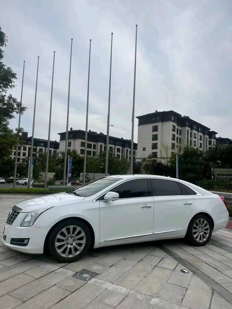 东营16年凯迪拉克XTS3