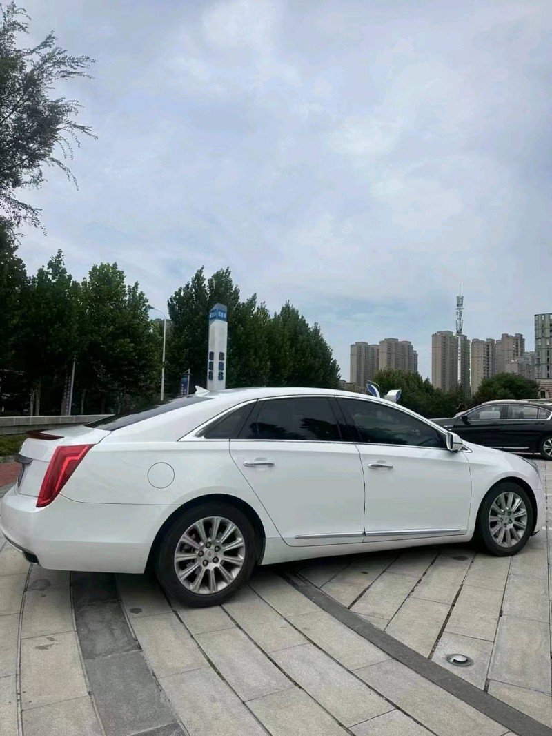 东营16年凯迪拉克XTS5
