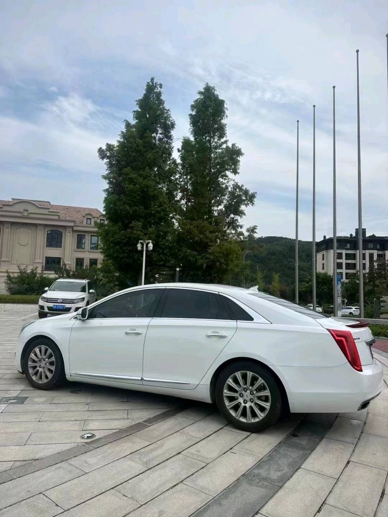 东营16年凯迪拉克XTS8