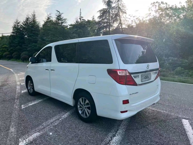 宜昌15年丰田埃尔法5