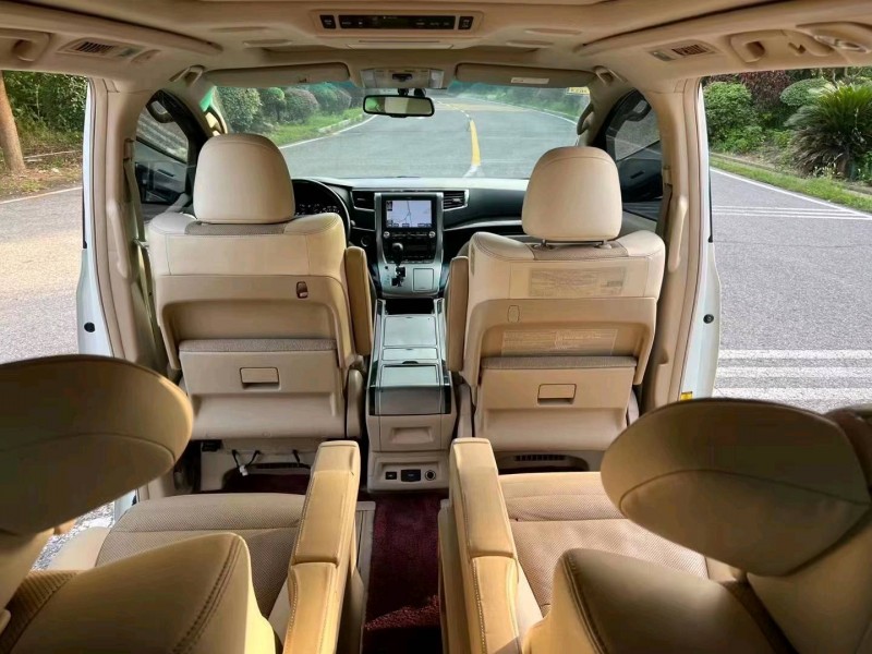 宜昌15年丰田埃尔法8