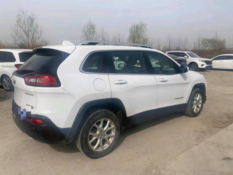 保定18年Jeep自由光4