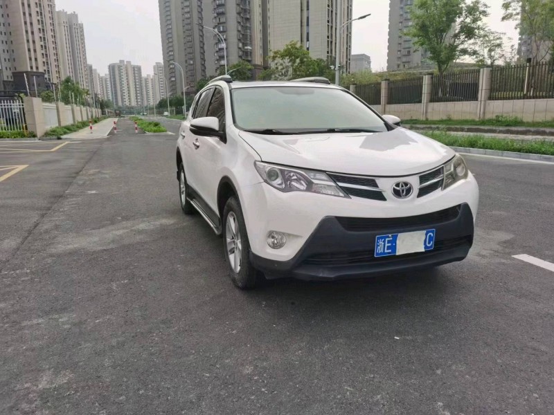 苏州13年丰田RAV43