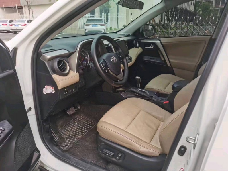 苏州13年丰田RAV44