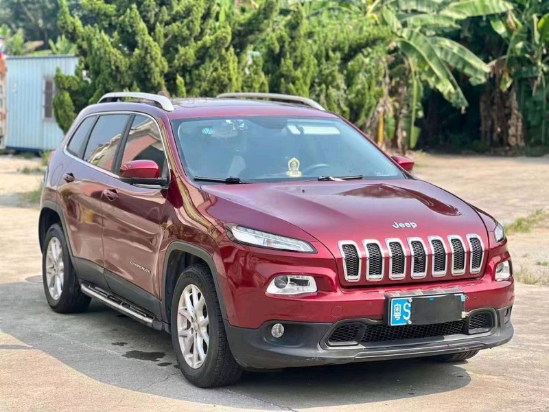 深圳17年Jeep自由光3