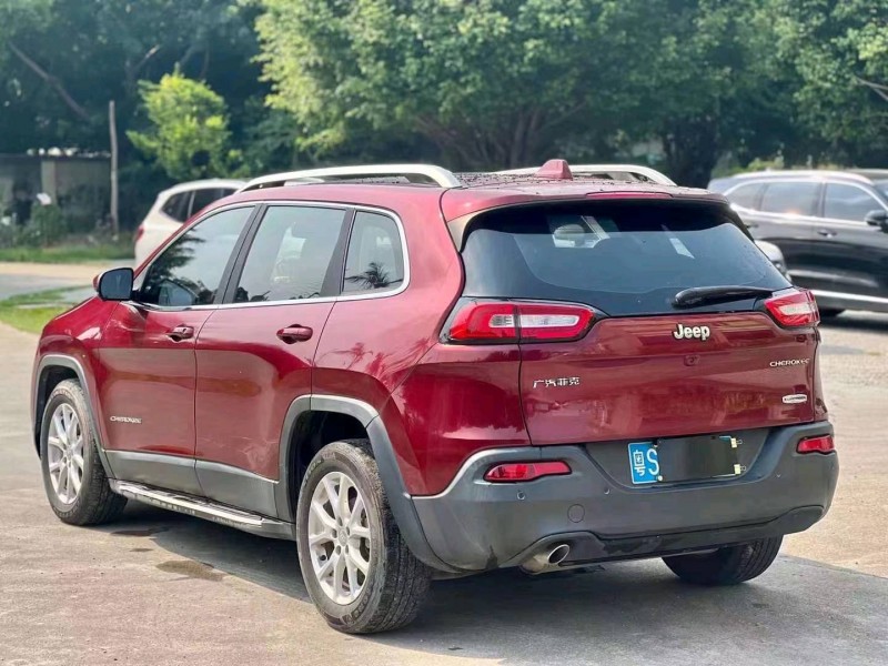 深圳17年Jeep自由光7