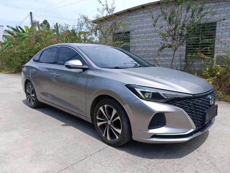 珠海20年長安汽車逸動2