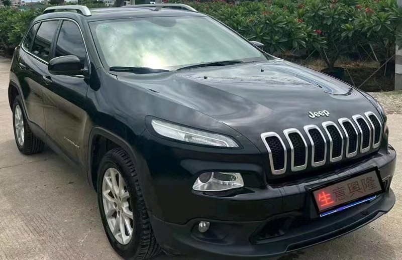 桂林16年Jeep自由光2