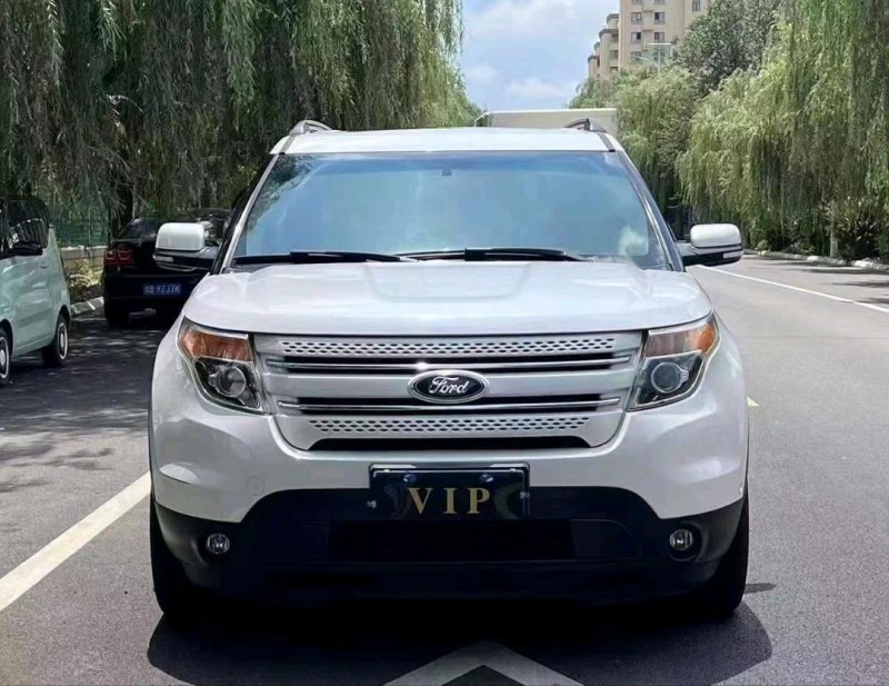 青岛15年福特探险者1