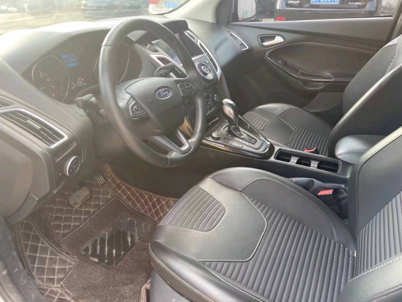 青岛18年福特福克斯3