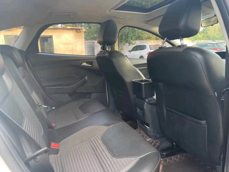 青岛18年福特福克斯5