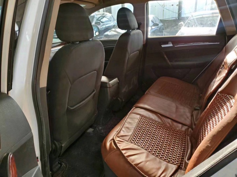 济宁17年众泰T6006