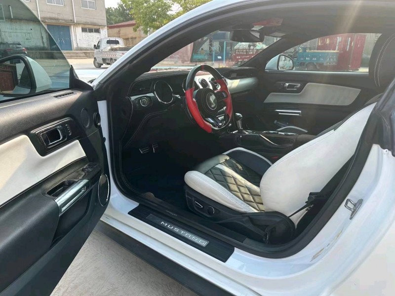 保定16年福特野马4