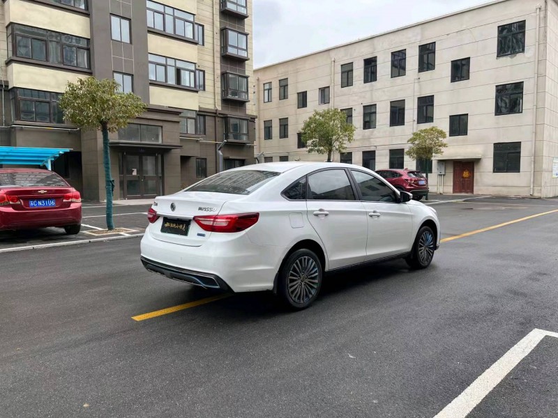 徐州19年东风S60EV7