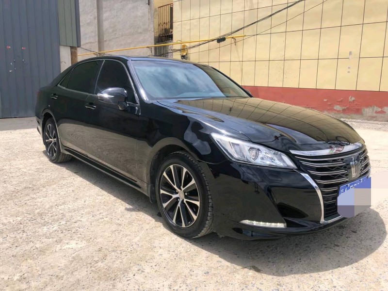 保定18年丰田皇冠2