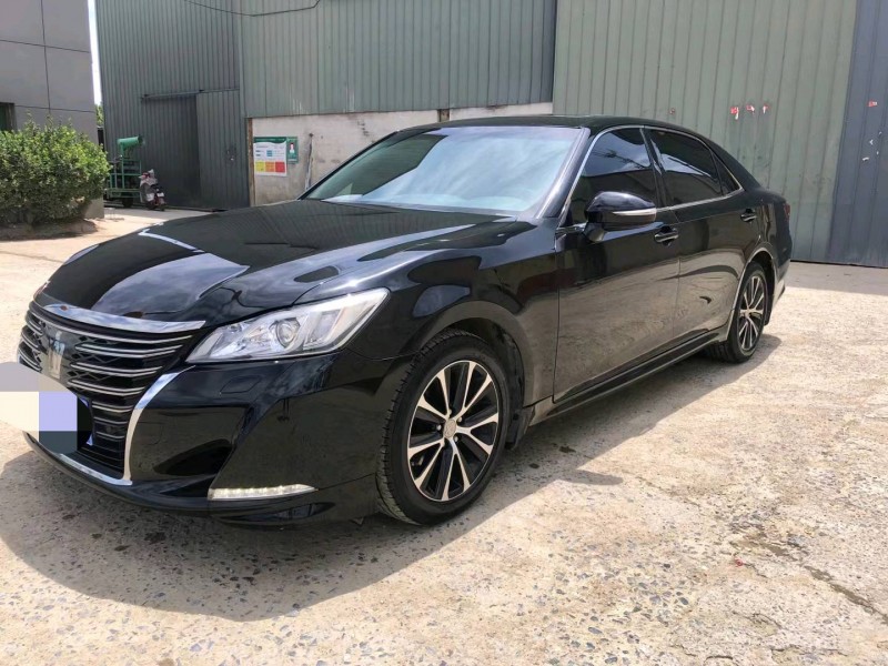 保定18年丰田皇冠3