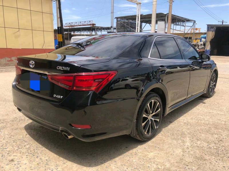 保定18年丰田皇冠4