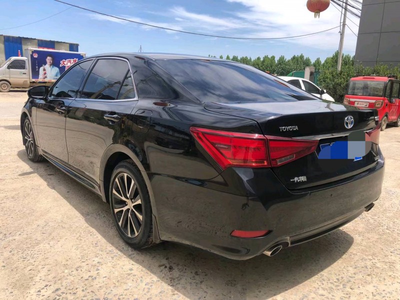 保定18年丰田皇冠5