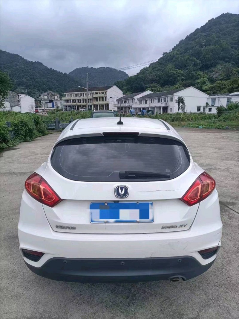 嘉興16年長安汽車逸動5