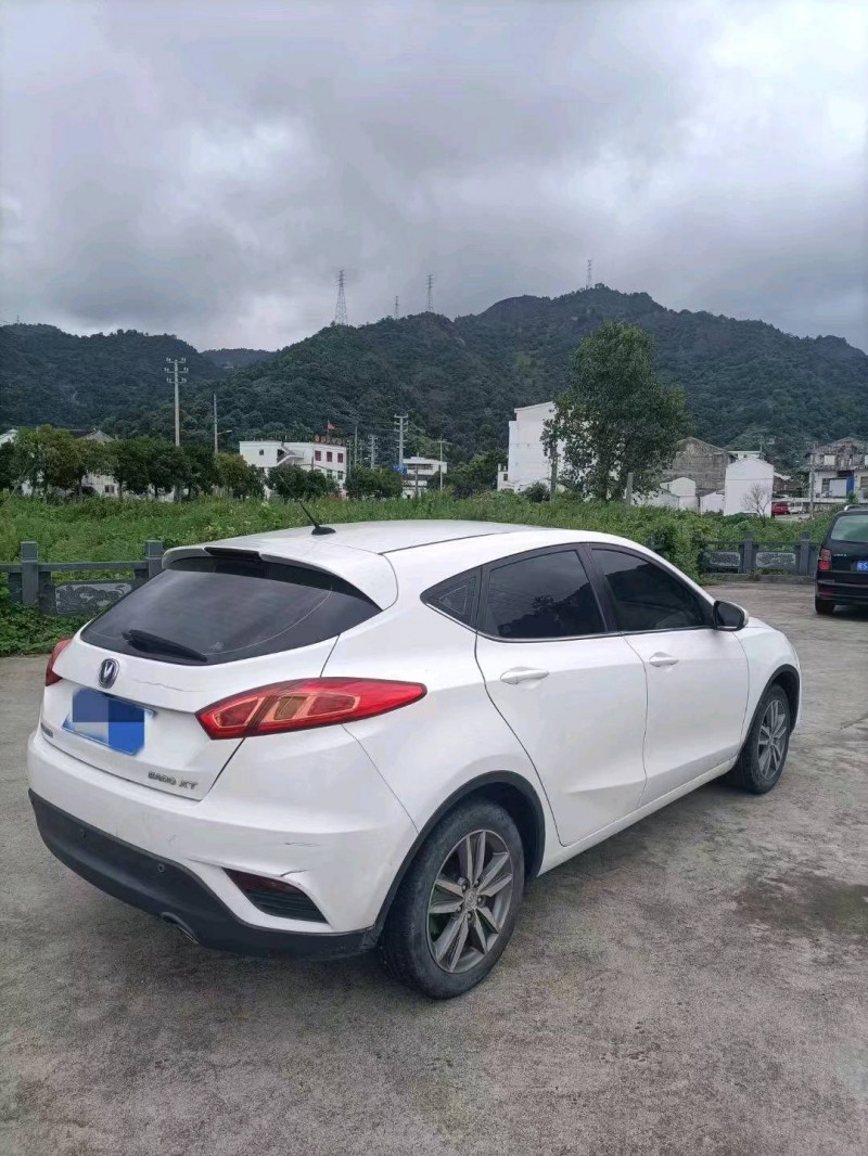 嘉興16年長安汽車逸動6