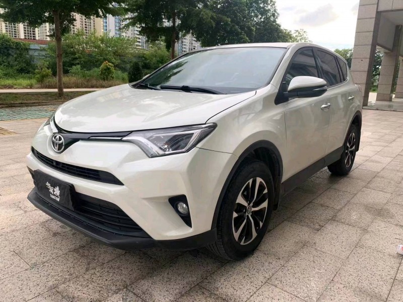 南寧18年豐田RAV4榮放2