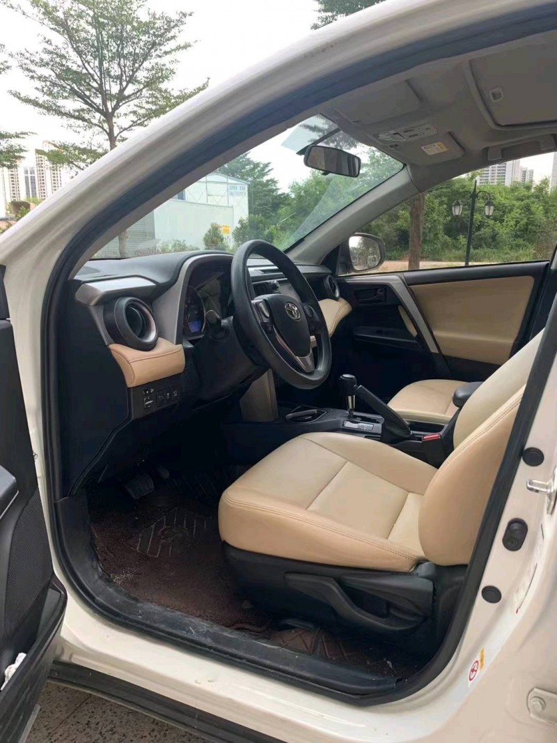 南寧18年豐田RAV4榮放3