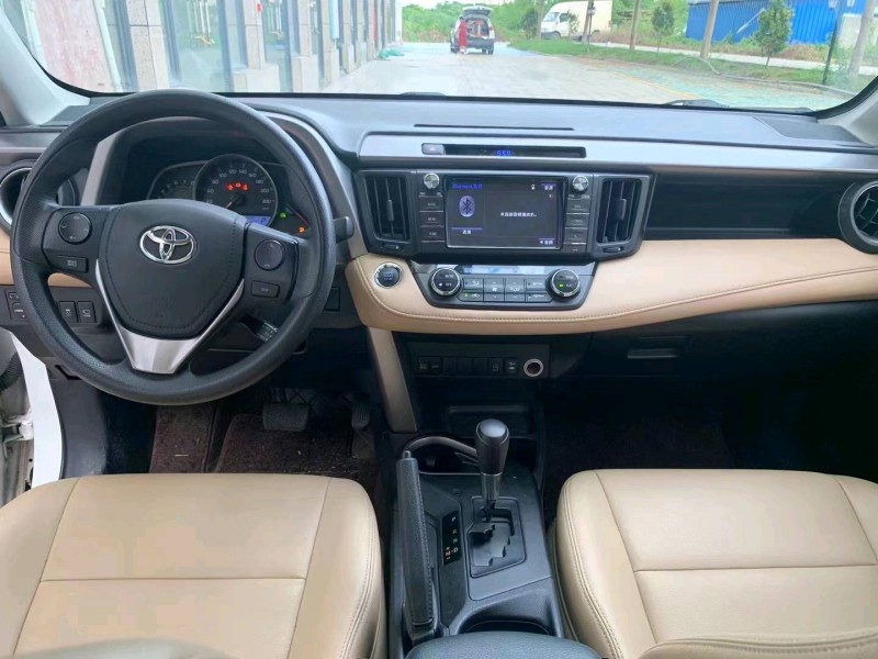 南寧18年豐田RAV4榮放4