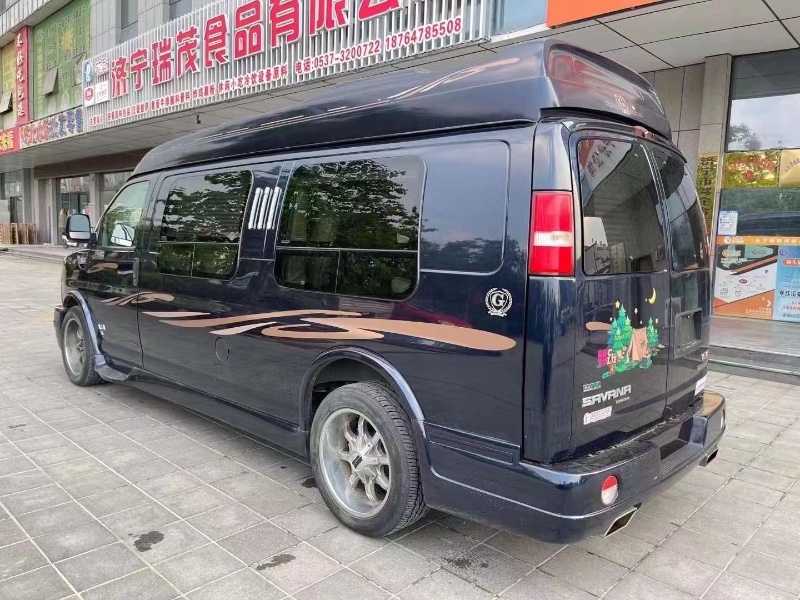 济宁11年GMC商务之星6