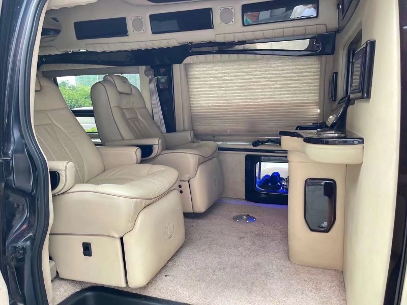 济宁11年GMC商务之星7