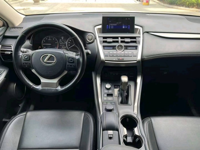 枣庄17年雷克萨斯NX7