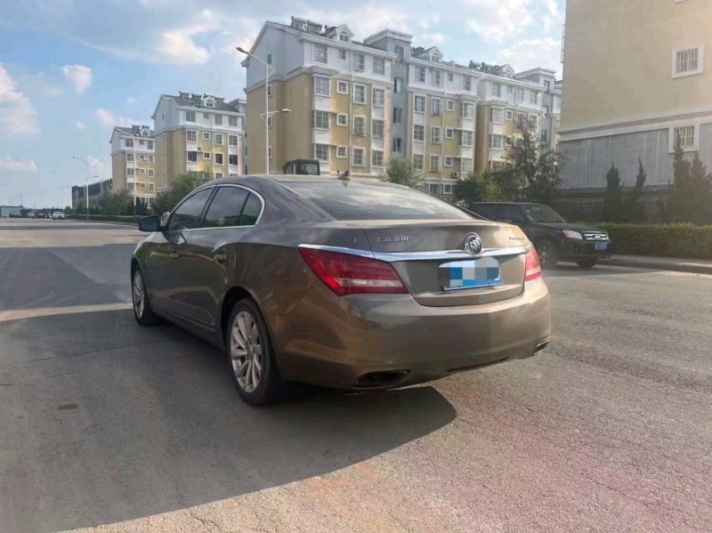 枣庄16年别克君越8