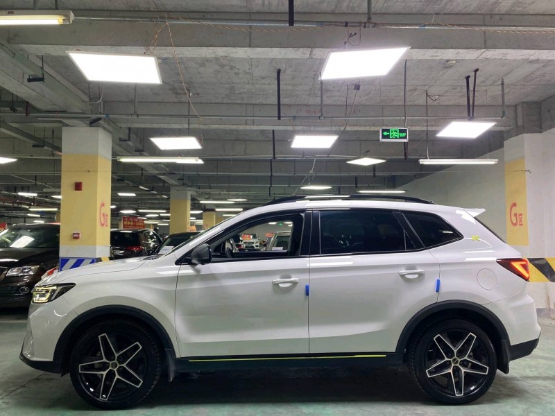 成都22年荣威RX58