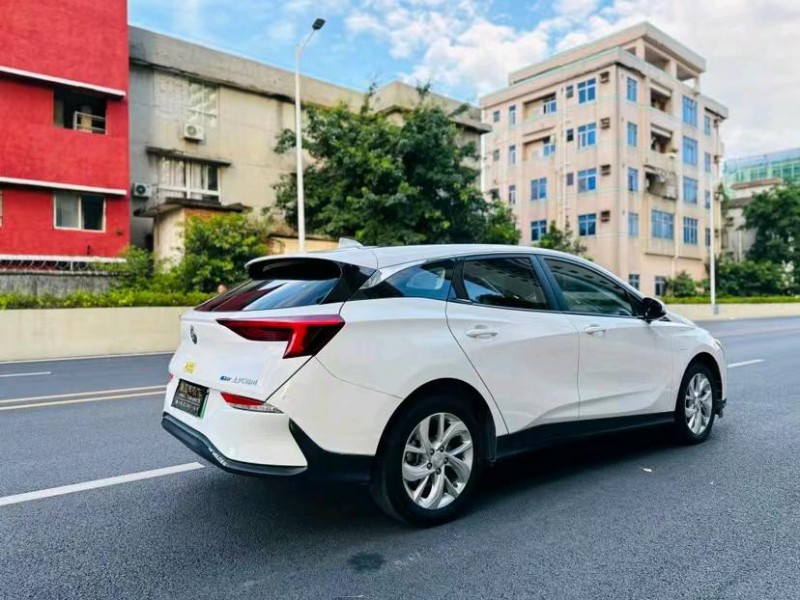 东莞22年别克微蓝8