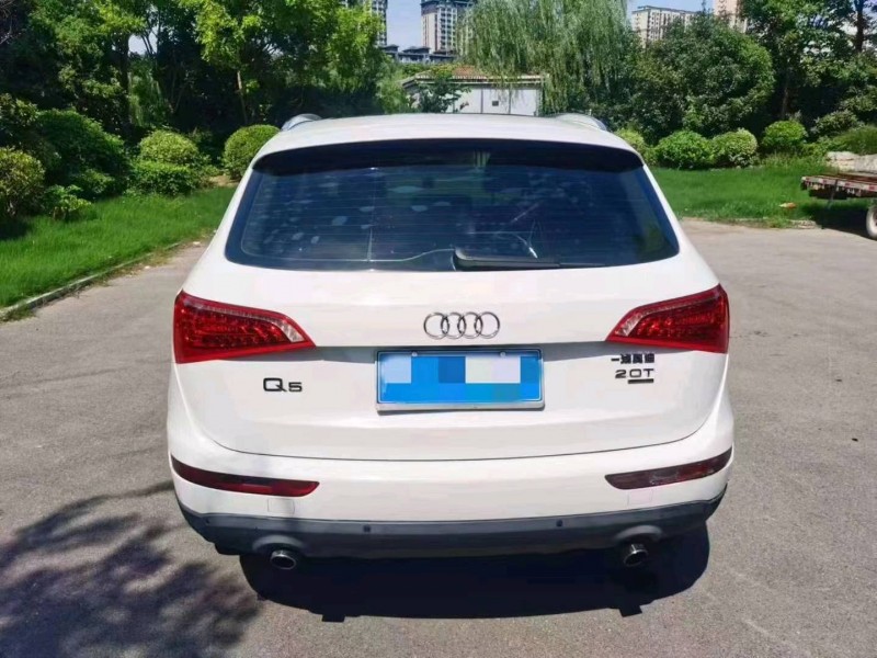 济南10年奥迪Q59