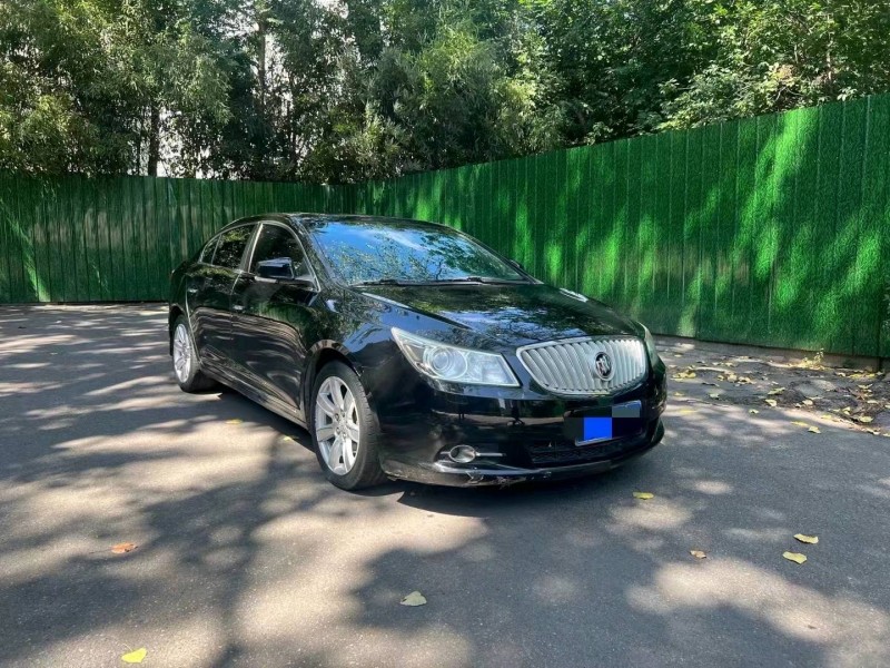 枣庄10年别克君越2