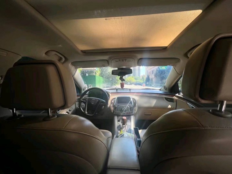 枣庄10年别克君越5