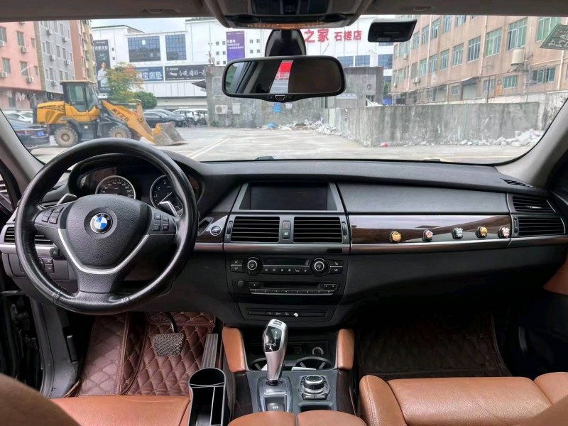 广州13年宝马X68
