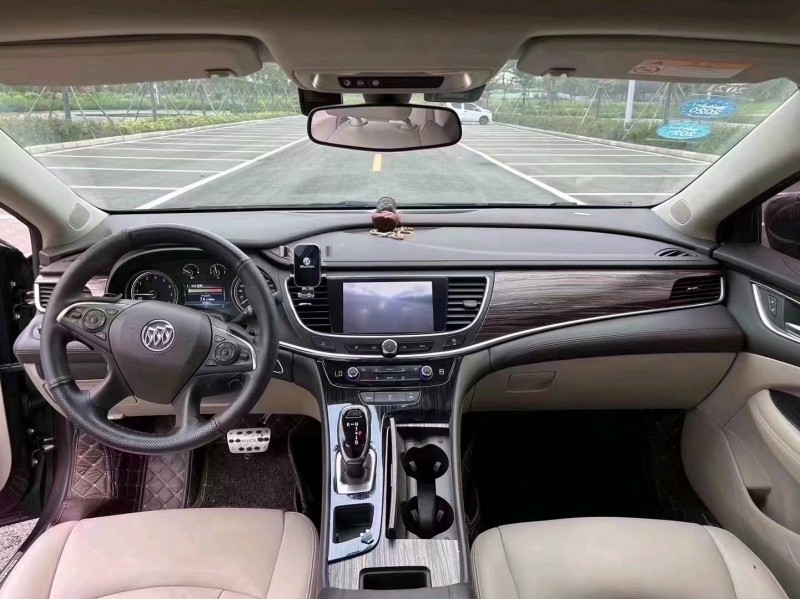 徐州17年别克君越5