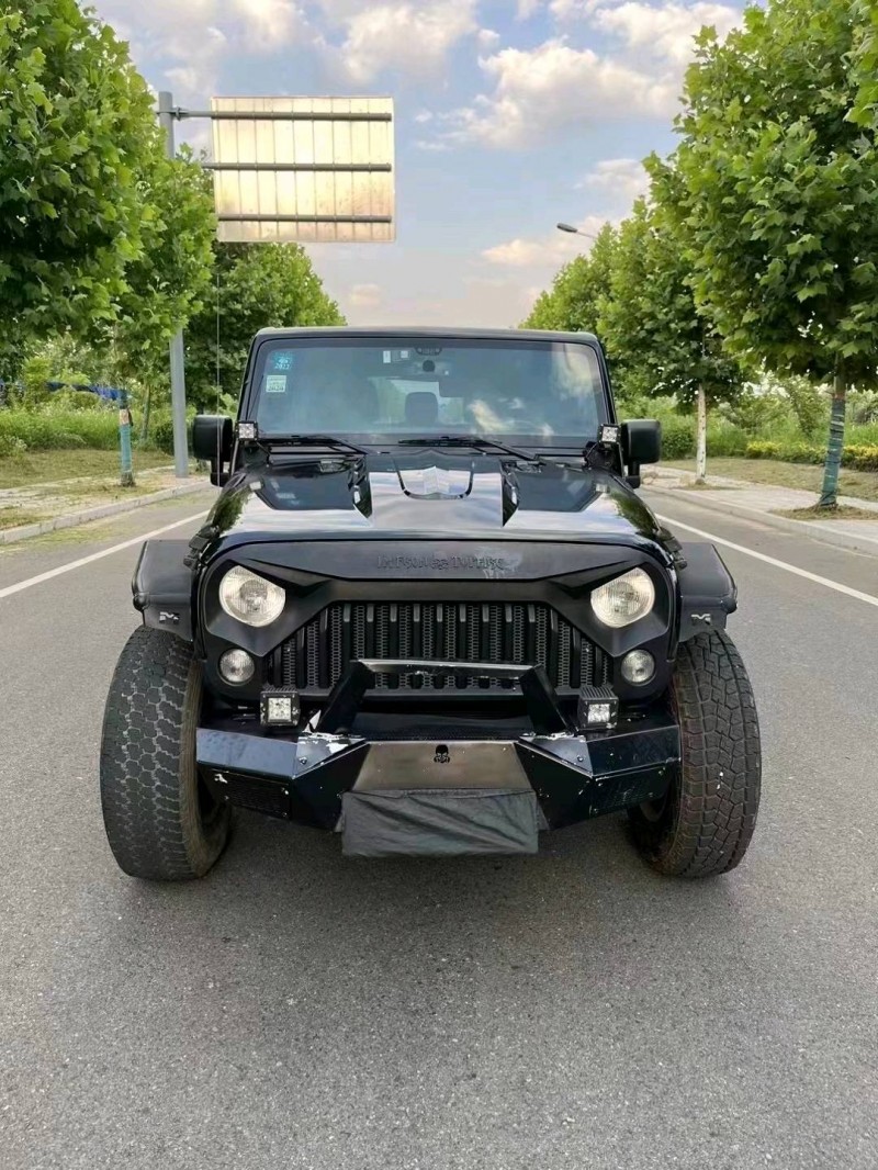 枣庄18年Jeep牧马人1