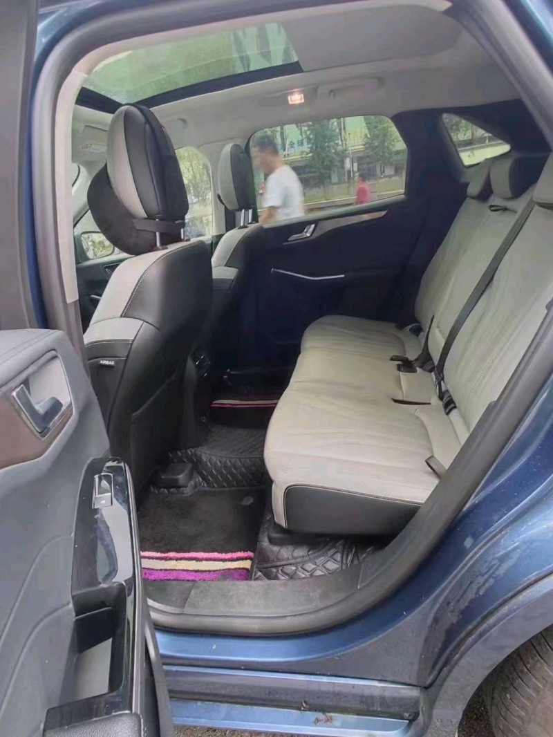 重庆20年福特锐际5