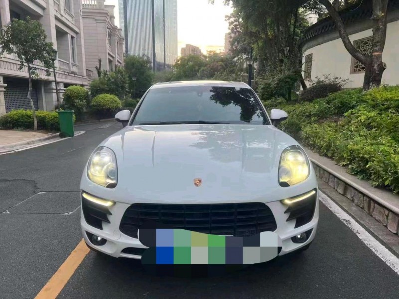 珠海14年保时捷Macan1