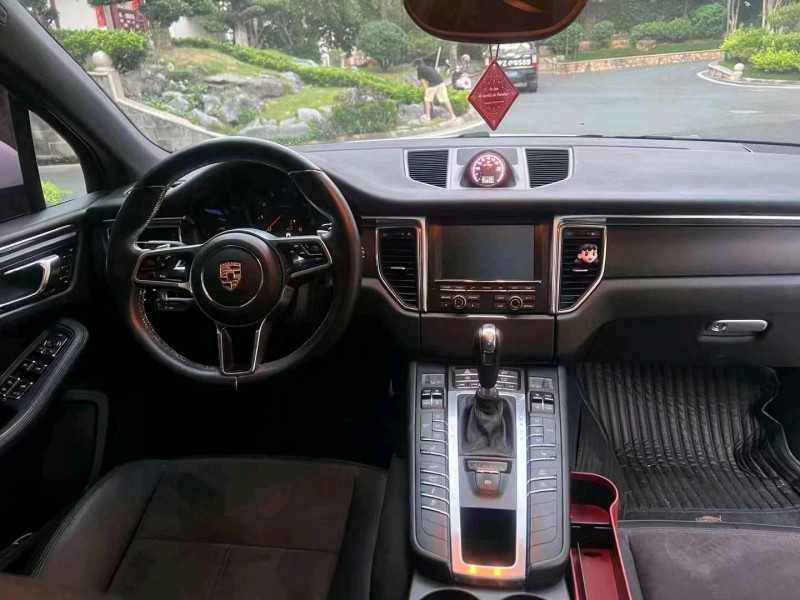 珠海14年保时捷Macan9