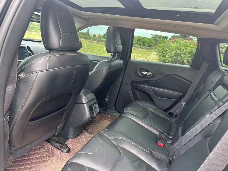 深圳16年Jeep自由光5