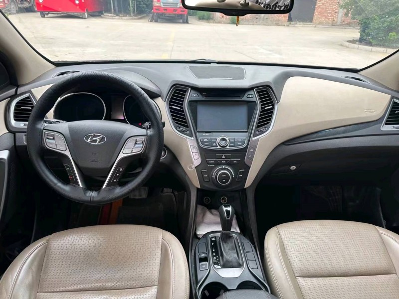 济宁15年现代新胜达4